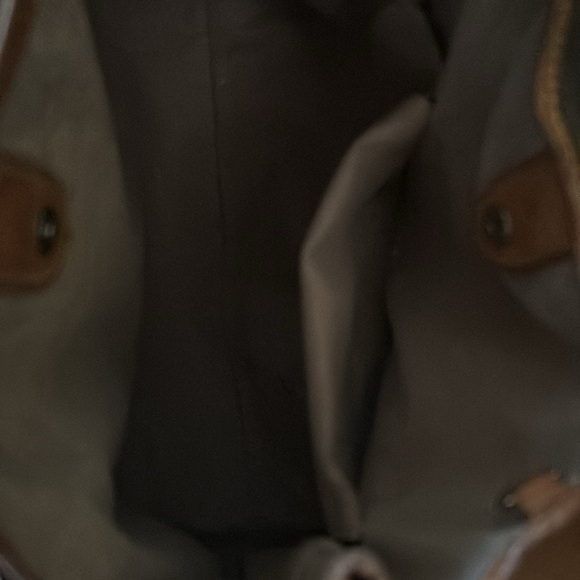 Authentic Louis Vuitton ladies bag in good condition, and recently cleaned. - Picture 8 of 11